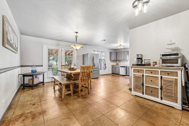 611 Magnolia LN, Cottonwood Shores, TX 78657