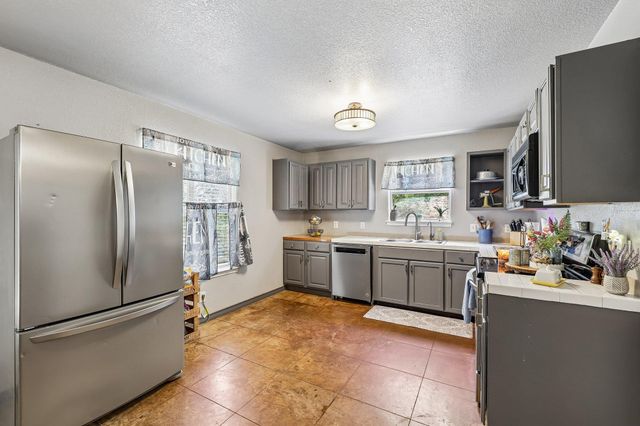 611 Magnolia LN, Cottonwood Shores, TX 78657