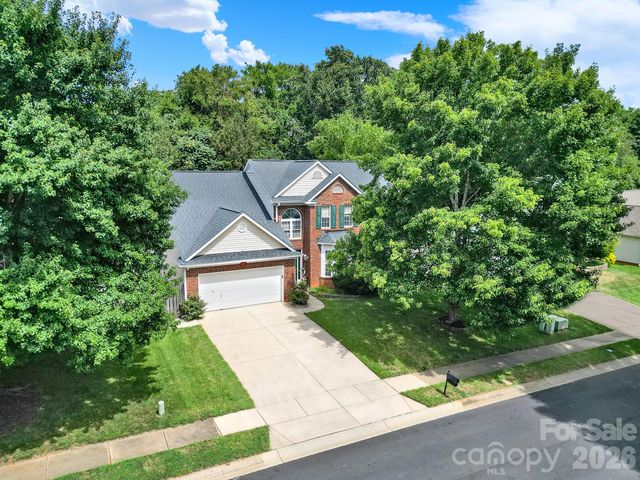 10918 Chamberlain Hall Court, Charlotte, NC 28277