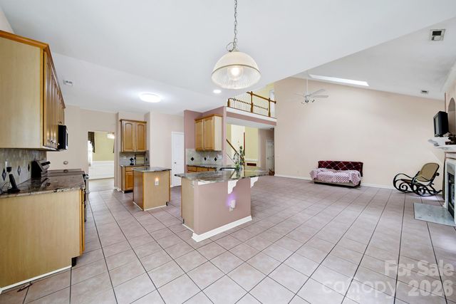 10918 Chamberlain Hall Court, Charlotte, NC 28277