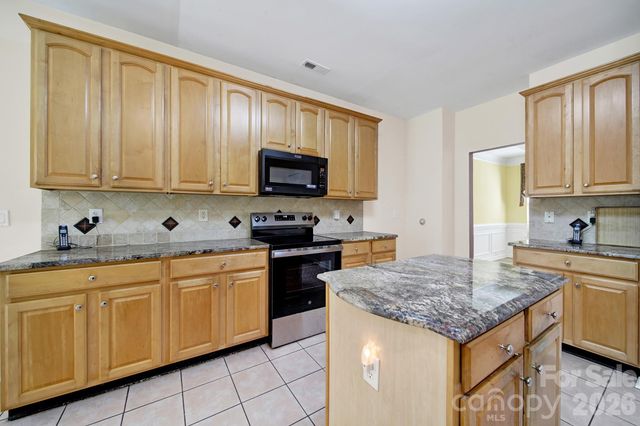 10918 Chamberlain Hall Court, Charlotte, NC 28277