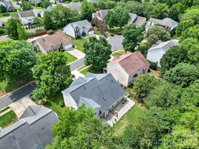 10918 Chamberlain Hall Court, Charlotte, NC 28277