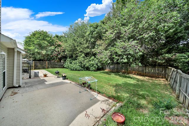 10918 Chamberlain Hall Court, Charlotte, NC 28277