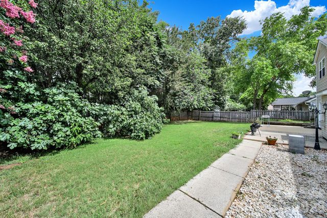 10918 Chamberlain Hall Court, Charlotte, NC 28277