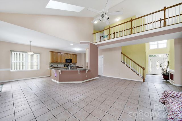 10918 Chamberlain Hall Court, Charlotte, NC 28277