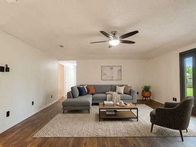 506 N Royal Oak Drive, Duncanville, TX 75116