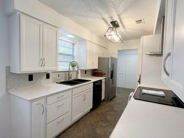 506 N Royal Oak Drive, Duncanville, TX 75116