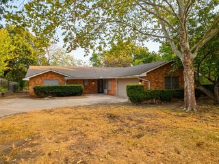 506 N Royal Oak Drive, Duncanville, TX 75116