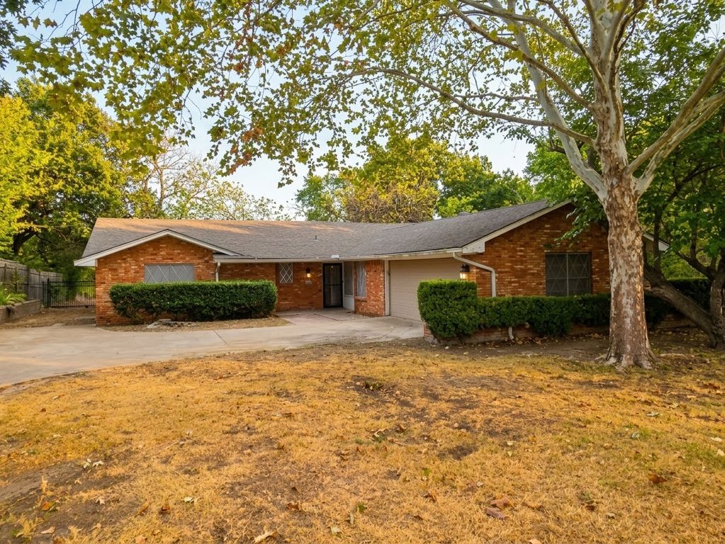 506 N Royal Oak Drive, Duncanville, TX 75116