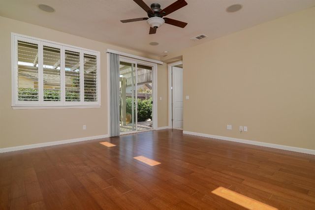 7828 Barnsley Way, Elk Grove, CA 95757