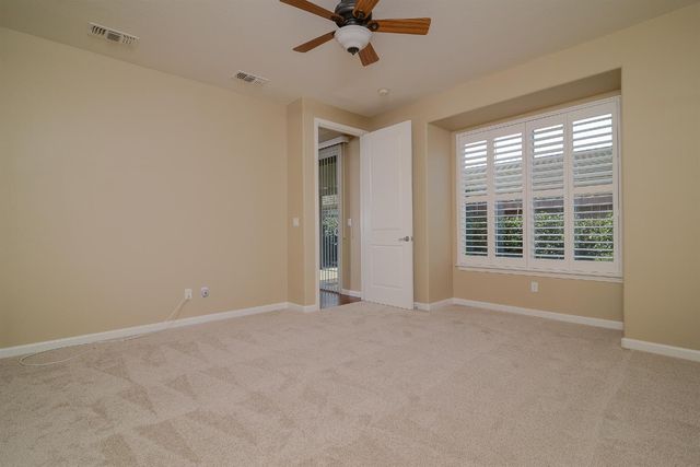 7828 Barnsley Way, Elk Grove, CA 95757