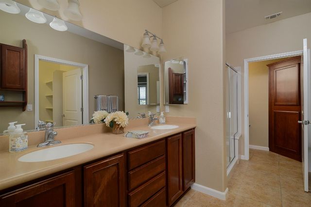 7828 Barnsley Way, Elk Grove, CA 95757