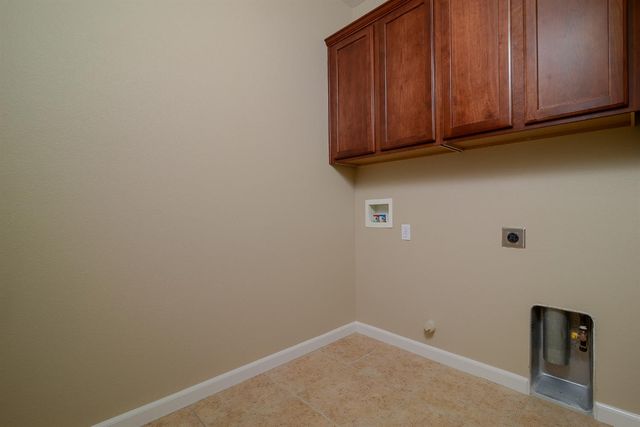 7828 Barnsley Way, Elk Grove, CA 95757
