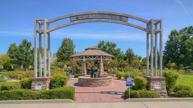 7828 Barnsley Way, Elk Grove, CA 95757