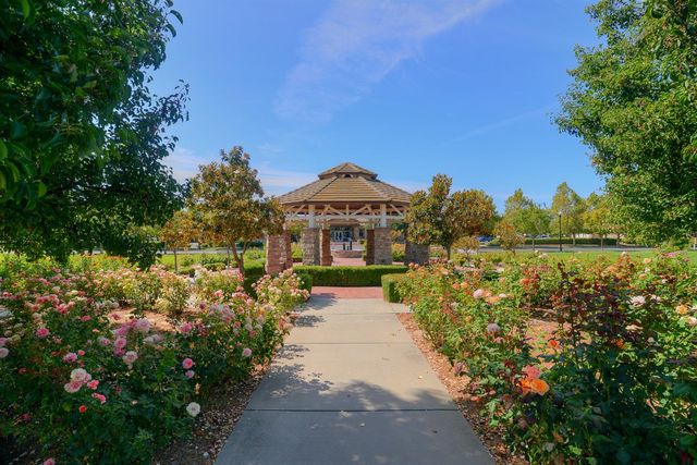 7828 Barnsley Way, Elk Grove, CA 95757