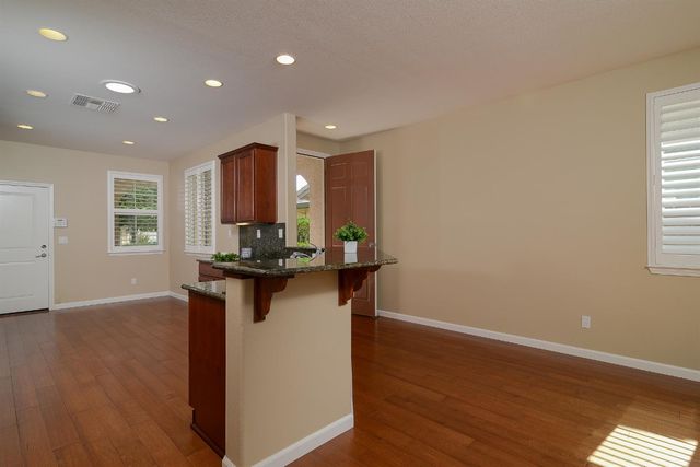 7828 Barnsley Way, Elk Grove, CA 95757