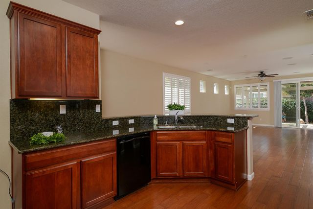 7828 Barnsley Way, Elk Grove, CA 95757