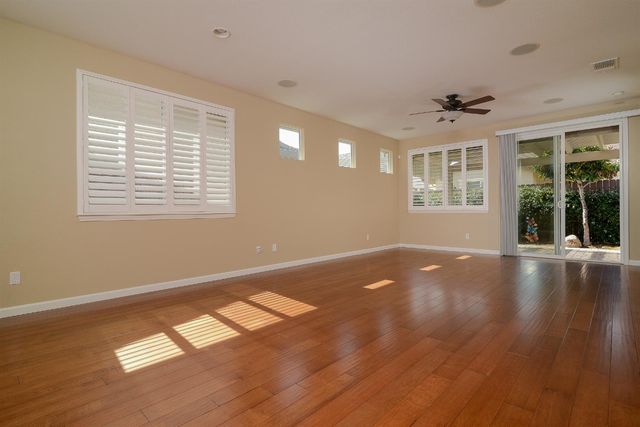 7828 Barnsley Way, Elk Grove, CA 95757