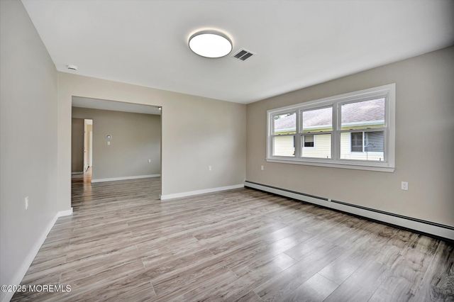 426 Saint Thomas Drive N, Toms River, NJ 08757