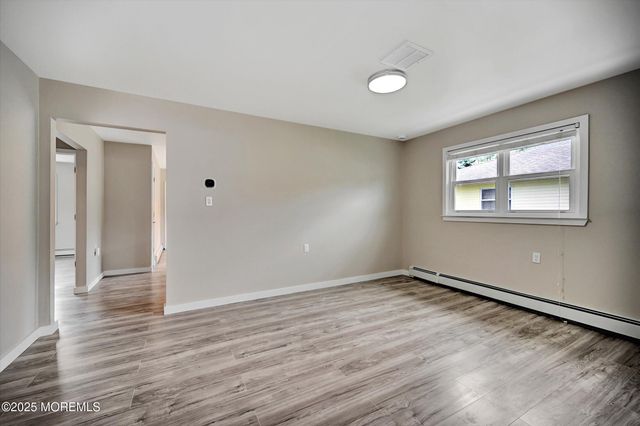 426 Saint Thomas Drive N, Toms River, NJ 08757