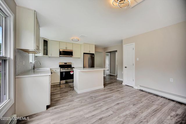 426 Saint Thomas Drive N, Toms River, NJ 08757