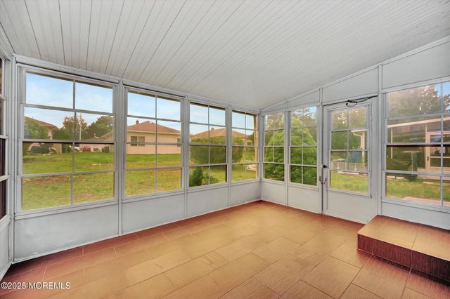 426 Saint Thomas Drive N, Toms River, NJ 08757