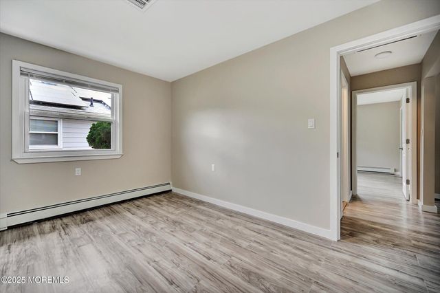 426 Saint Thomas Drive N, Toms River, NJ 08757