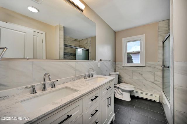 426 Saint Thomas Drive N, Toms River, NJ 08757