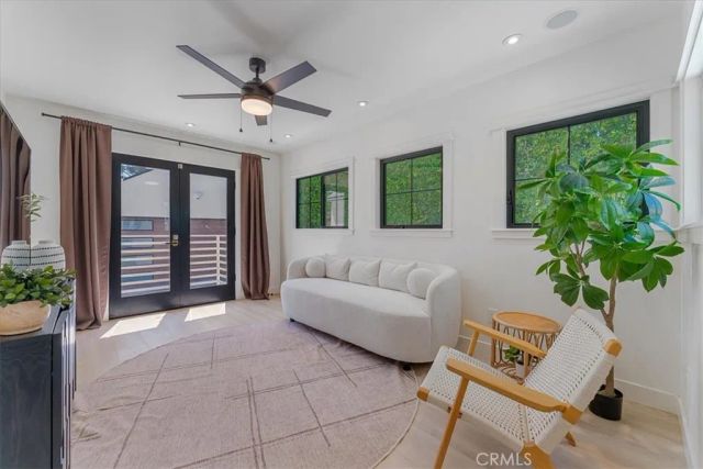 584 N Plymouth Boulevard, Los Angeles, CA 90004