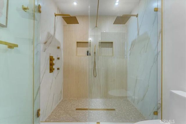 584 N Plymouth Boulevard, Los Angeles, CA 90004