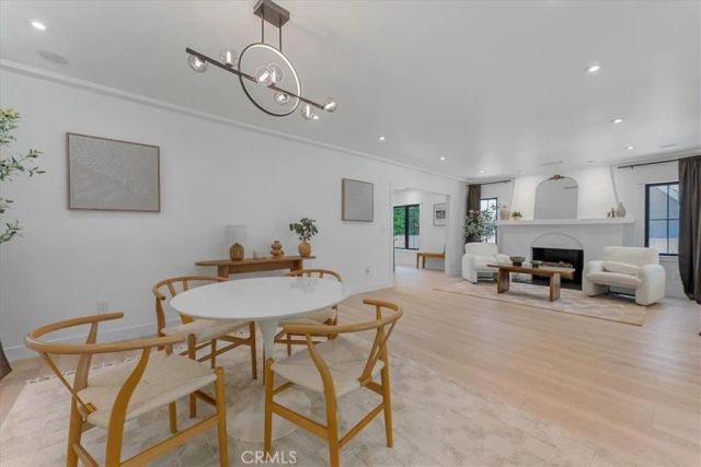 584 N Plymouth Boulevard, Los Angeles, CA 90004
