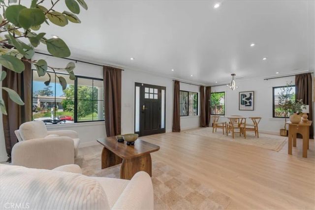 584 N Plymouth Boulevard, Los Angeles, CA 90004