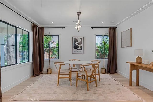 584 N Plymouth Boulevard, Los Angeles, CA 90004