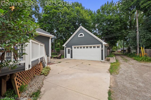 1064 William Street, Plymouth, MI 48170