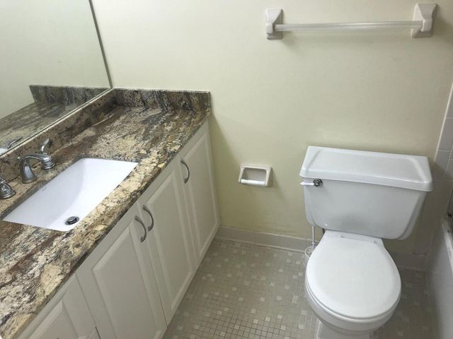 733 SE 1st Way 204, Deerfield Beach, FL 33441