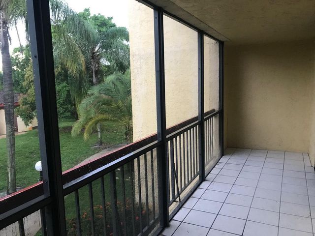 733 SE 1st Way 204, Deerfield Beach, FL 33441