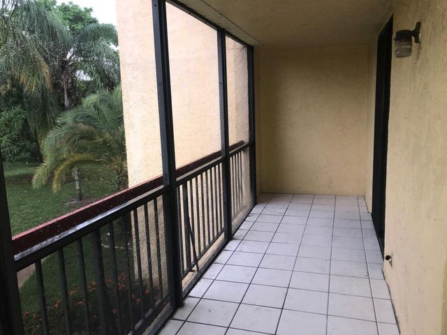 733 SE 1st Way 204, Deerfield Beach, FL 33441