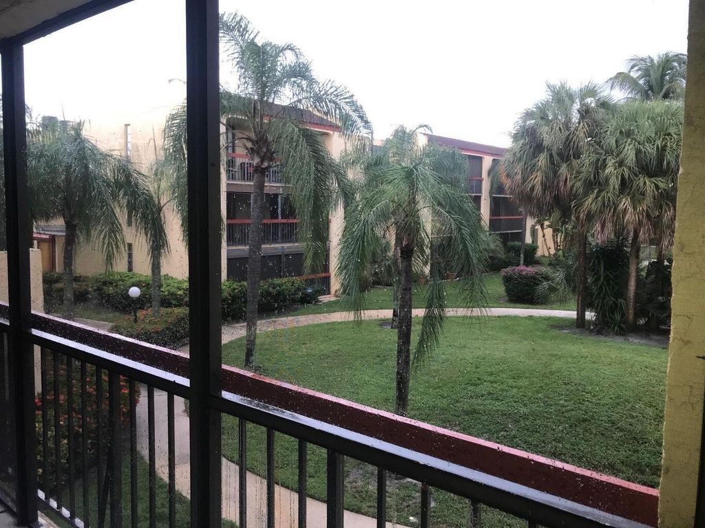 733 SE 1st Way 204, Deerfield Beach, FL 33441