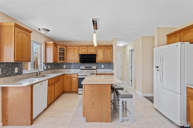 22 Brookwood Drive, Collinsville, IL 62234