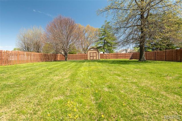 22 Brookwood Drive, Collinsville, IL 62234