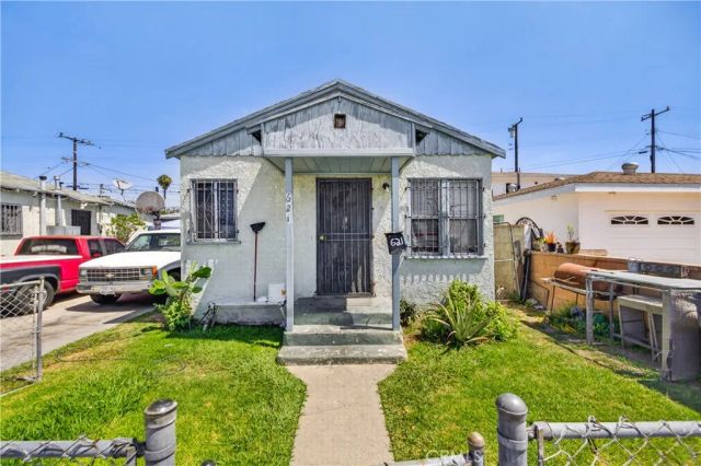 621 W Spruce, Compton, CA 90220
