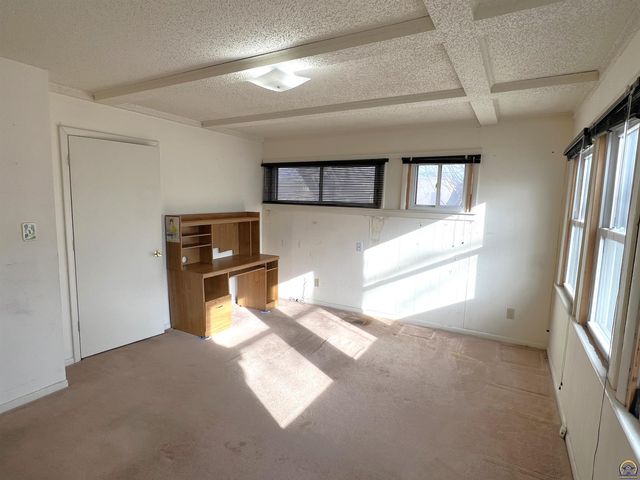 517 SW 14th ST, Topeka, KS 66612