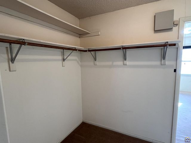 517 SW 14th ST, Topeka, KS 66612