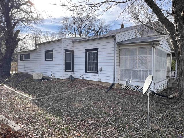 517 SW 14th ST, Topeka, KS 66612