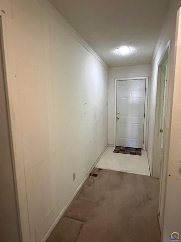 517 SW 14th ST, Topeka, KS 66612