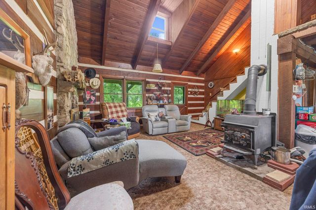 9010 E 450 N Road, Dubois, IN 47527
