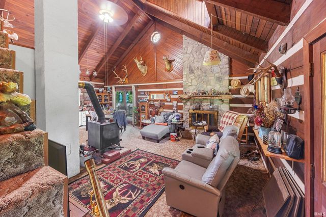 9010 E 450 N Road, Dubois, IN 47527