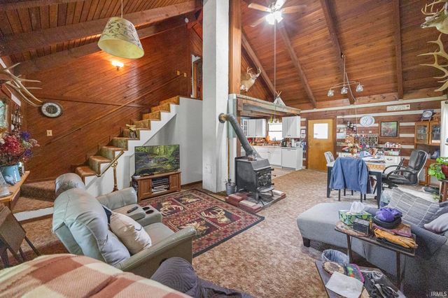 9010 E 450 N Road, Dubois, IN 47527