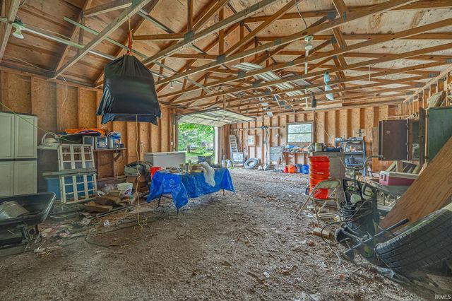 9010 E 450 N Road, Dubois, IN 47527