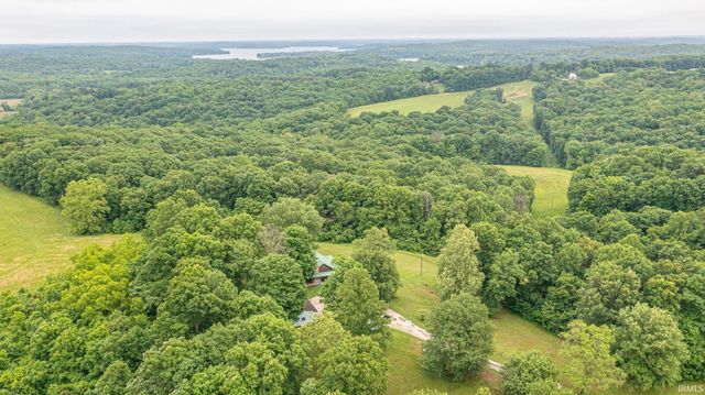 9010 E 450 N Road, Dubois, IN 47527